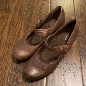 COPY - Clarks Bendables. Style No. 61639.